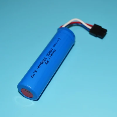 Batteria cilindrica agli ioni di litio 18650 da 2200 mAh 3,7 V con connettore Molex.  Batteria al litio